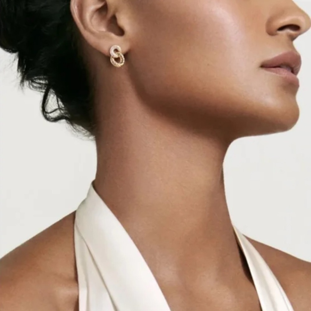 David Yurman- Belmont Curb Link Earrings - Picture 2 of 4